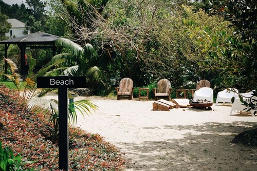 Deluxe Glamping Pod Rental for Amazing New Zealand Holidays on the Coast