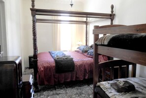 1 bedroom, WiFi, bed sheets - Vintage Holiday Accommodation near Arthur's Pass in New Zealand (Otira)
