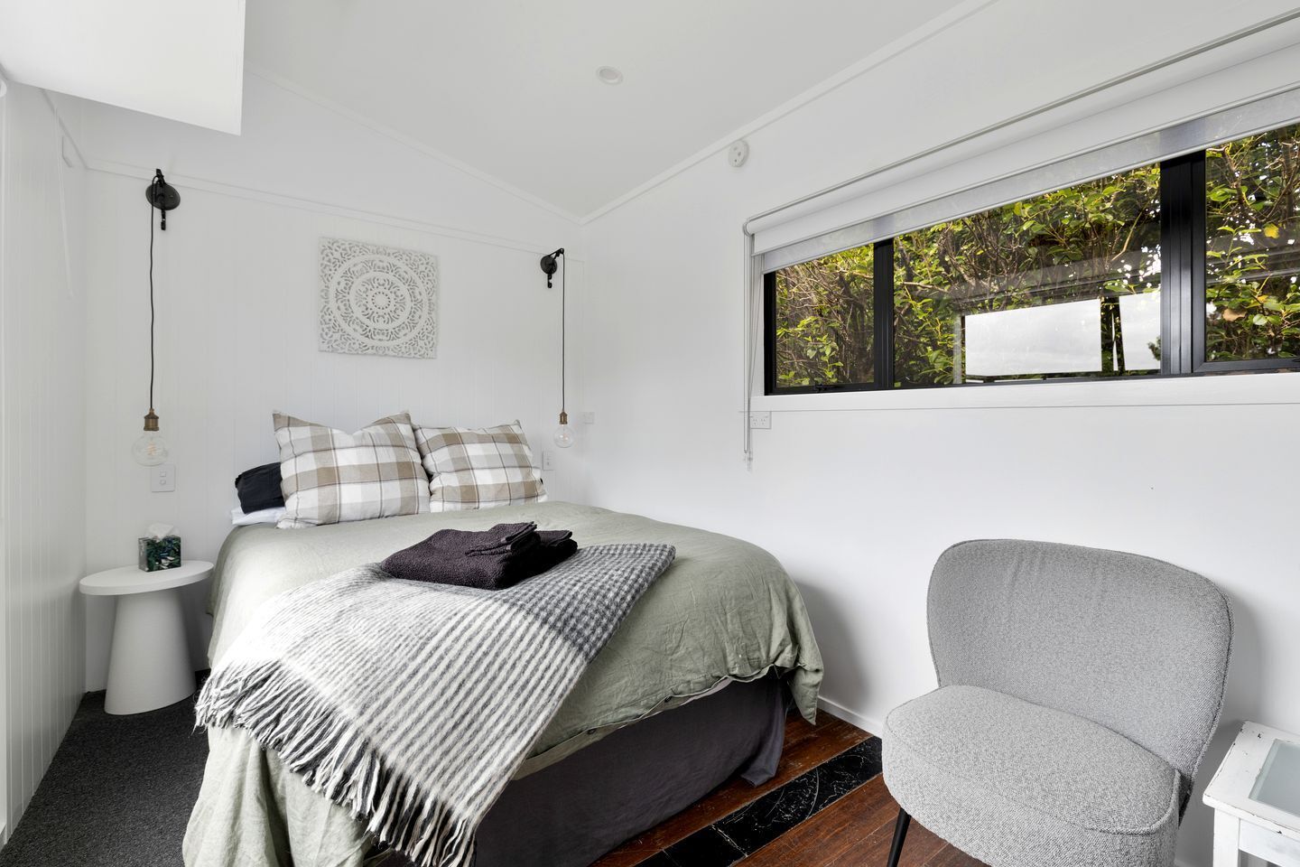 1 bedroom, bed sheets