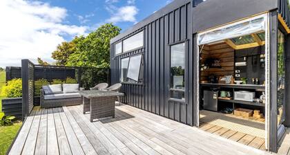 Charming Tiny House Surrounded by Trees in New Plymouth, North Island