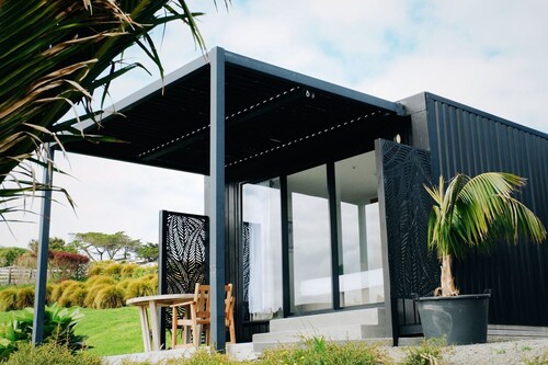 North Island Glamping Retreat for a Surfing Holiday near Auckland