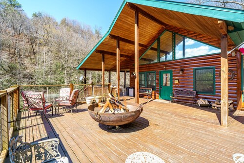 Avalon Woods Riverfront Retreat