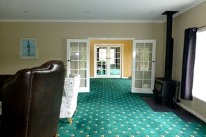 Interior - Lovely Room Rental on Secluded Farm near Kaiwaka, New Zealand (Kaiwaka)