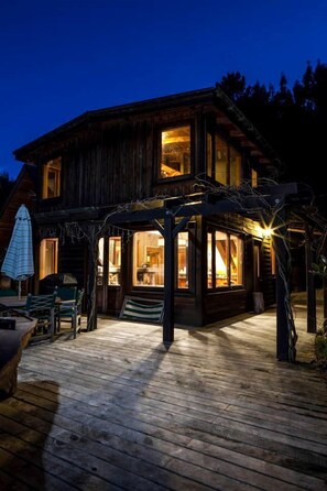 Exterior - Unique Off-Grid Little River Accommodation Ideal for a South Island Getaway on the Banks Peninsula (Little River)