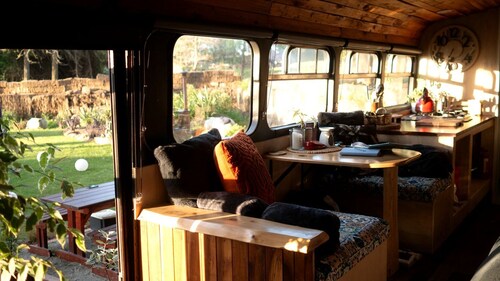 Amazing Renovated Airstream with Hot-Tub Under the Stars in Canterbury