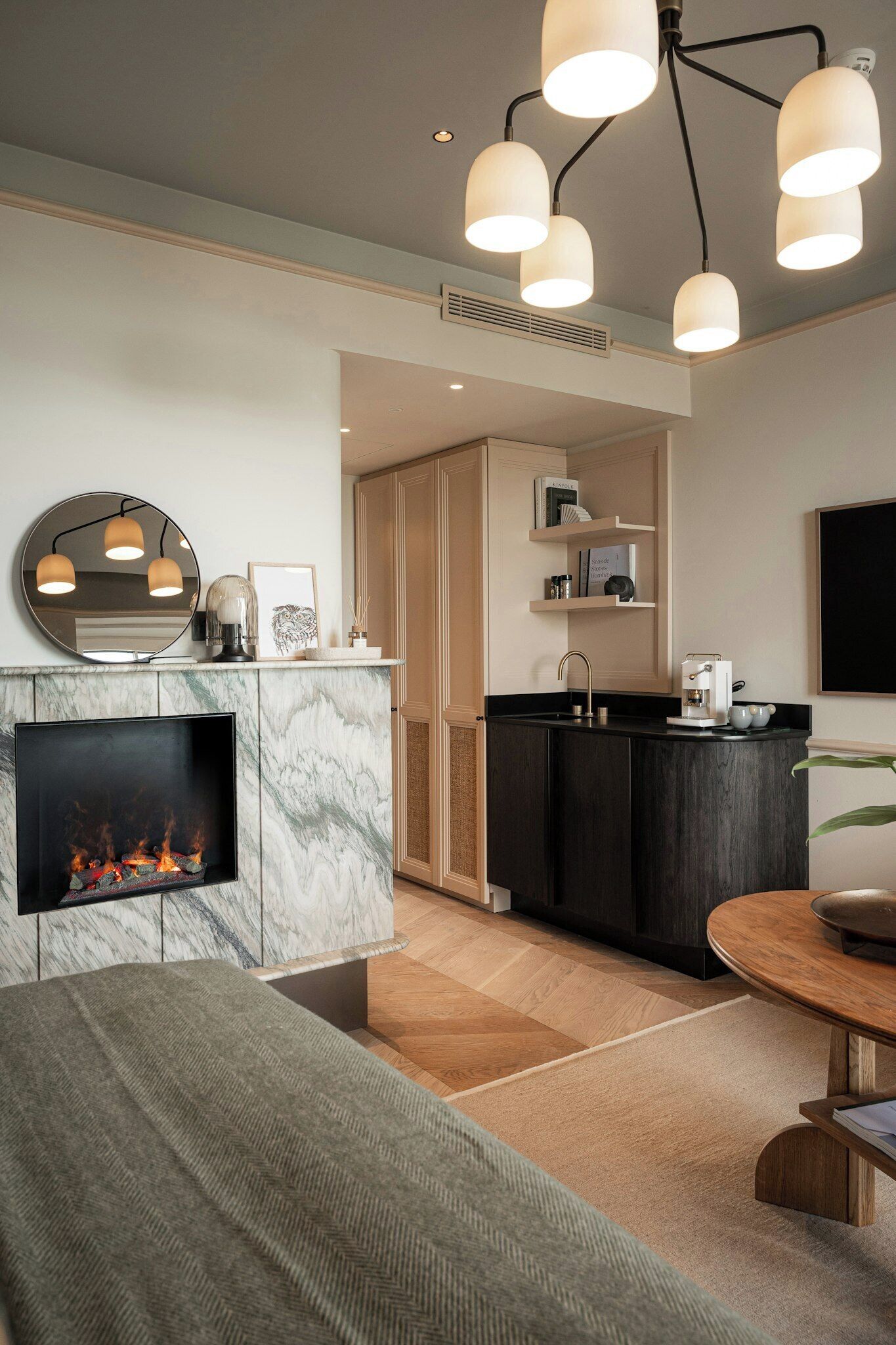 Phòng Suite Junior, quang cảnh cảng | Minibar, két bảo mật tại phòng, bàn ủi/d ụng cụ ủi quần áo 