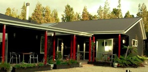 Exterior - Nature-Inspired Accommodation near the Beach in Hokitika Gorge, New Zealand (Hokitika)