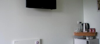 Nature-Inspired Accommodation near the Beach in Hokitika Gorge, New Zealand