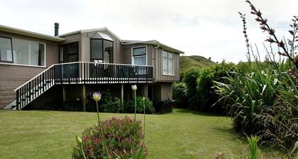 Stunning Rental with Water Views in Mokau, North Taranaki, New Zealand
