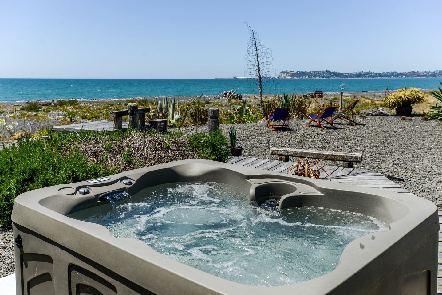 Outdoor spa tub