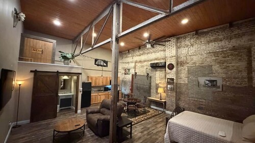 Business Traveller Special… Crate & Label Suite