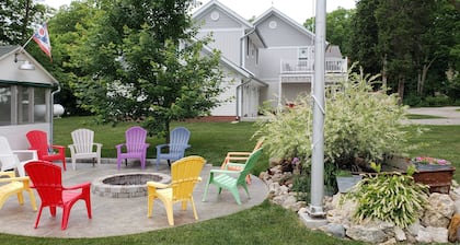 Charming Couples Get-away at Put-in-Bay. - The Screened Inn
