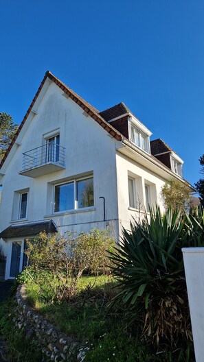 Exterior - Part of house sea view St Martin Plage (Petit-Caux)