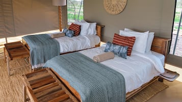 Comfort kamer, 1 twee- of 2 eenpersoonsbedden | Een laptopwerkplek