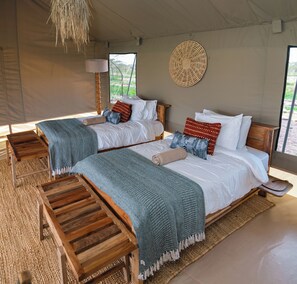 Laptop workspace - ENTEPESI TENTED CAMP (Maasai Mara)