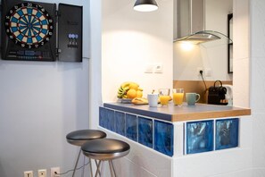 Dining - Apartment 'Arkade - Game Room near the Train Station' with Wi-Fi (Mulhouse)
