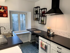 Fridge, microwave, oven, stovetop