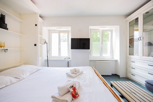 Apartment "L'Atelier - Near Train Station" with Wi-Fi