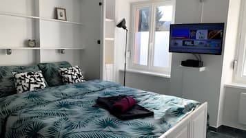 1 bedroom, iron/ironing board, WiFi, bed sheets