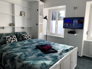 1 bedroom, iron/ironing board, WiFi, bed sheets