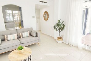 TV - Apartament Medina Molins by DENIA COSTA (Dénia)