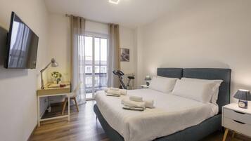 2 Schlafzimmer, Bügeleisen/Bügelbrett