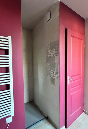 Interior - REFLETS DE L'YONNE, independent bed and breakfast on the banks of the Yonne in Sens (Sens)