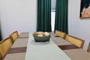 Dining - Eva - cozy apartment in Elizabethport (Elizabeth)