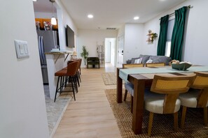 Interior - Eva - cozy apartment in Elizabethport (Elizabeth)