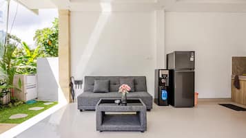 Vil·la superior, balcó, vistes al jardí | Sala d'estar