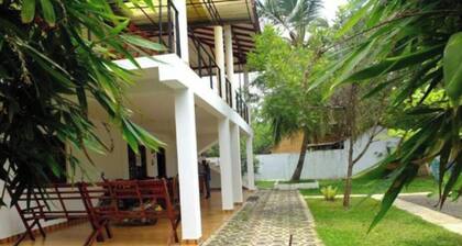 Kawakka Yala Home Stay & Hostel
