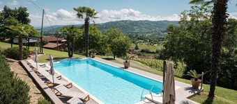 GuestHost - Stunning historic house with pool located in the Alto Monferrato, a UNESCO World Heritage site, with a 2000 sqm garden offering a lovely experience in nature, thanks to the breathtaking 360-degree views of the surrounding hills. Spacious and