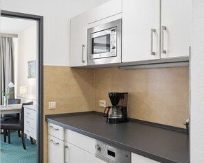 Fridge, microwave, stovetop, coffee/tea maker - Cozy and quiet vacation apartment in the center of Bad Füssing (Bad Füssing)