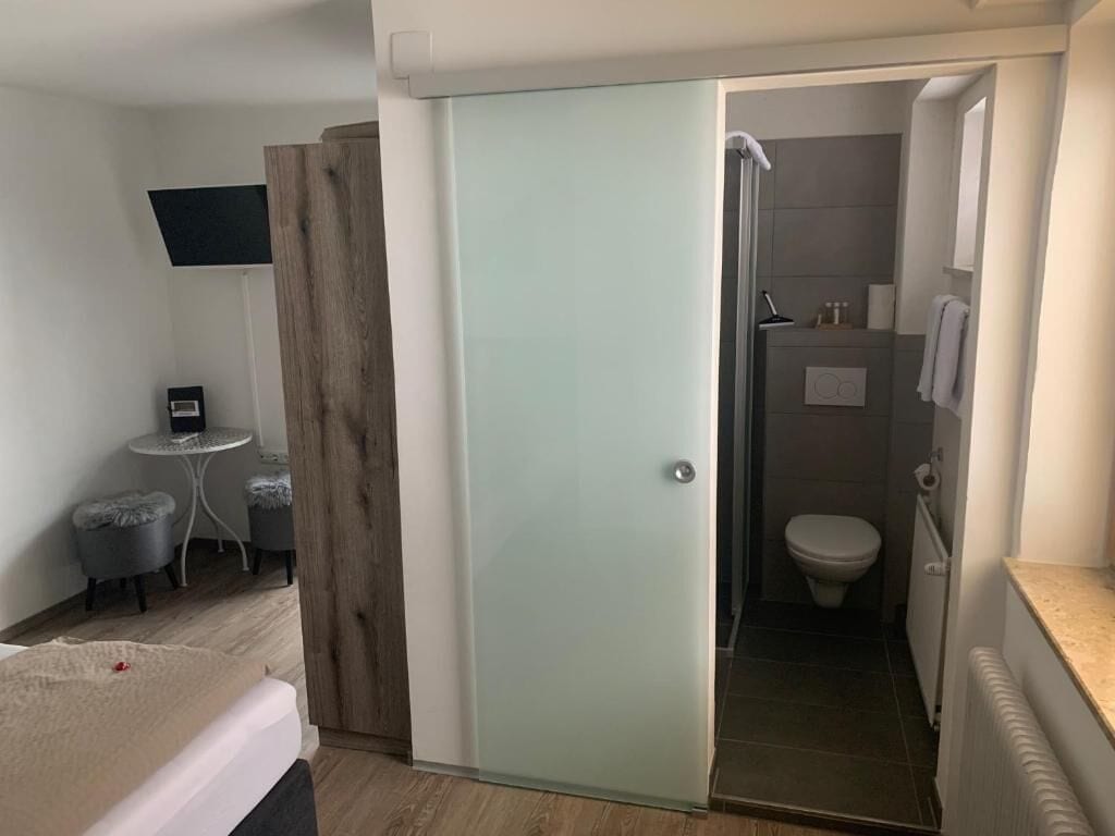 Double Room, Balcony, Partial Lake View