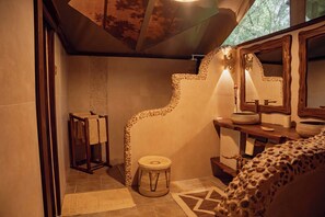 Tente Deluxe, vue jardin | Salle de bain