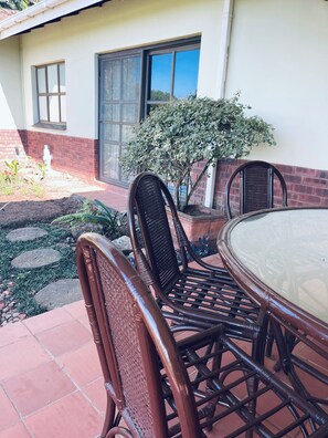 屋外ダイニングエリア