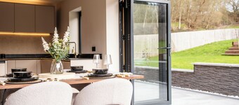 Megan's Hideaway Luxury 4 Bed Retreat