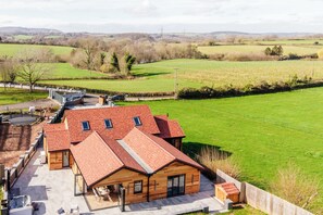 Exterior - Megan's Hideaway Luxury 4 Bed Retreat (Stourport-on-Severn)