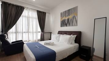 City Apartment, Ocean View | Free WiFi