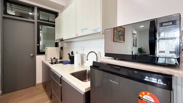 Apartment, 3 Bedrooms, Ocean View | Private kitchen