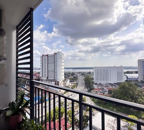 Apartment, 3 Schlafzimmer, Meerblick | Unterkunftsgelände