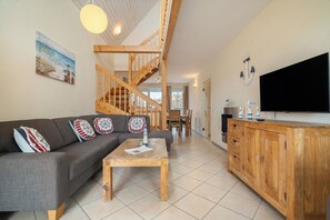 Living area - Captain's deck app in the Müritz harbor village for 6 guests with sauna, stove and 4 terraces (Rechlin)