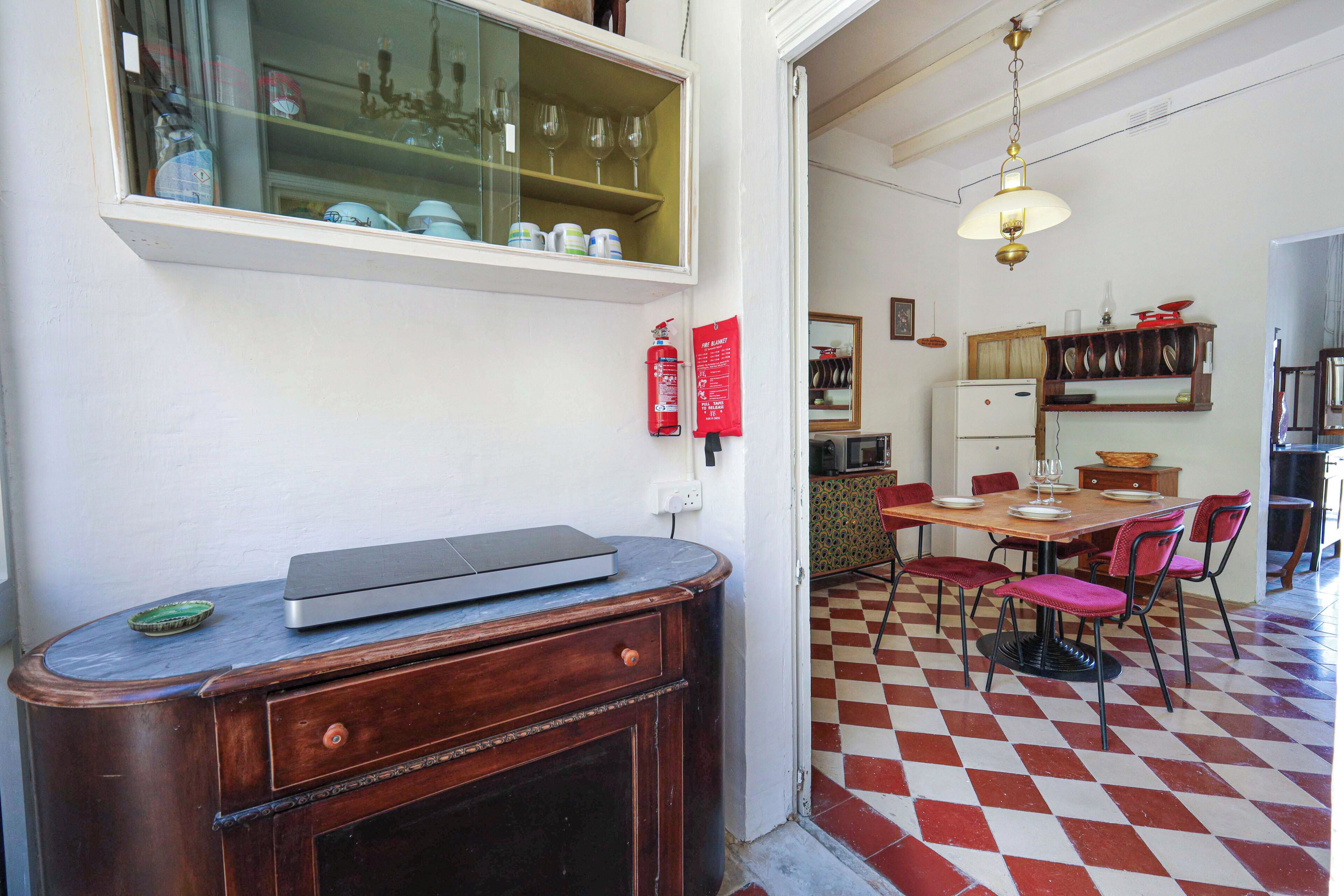 Huoneisto, näköala lahdelle | Ruokailu