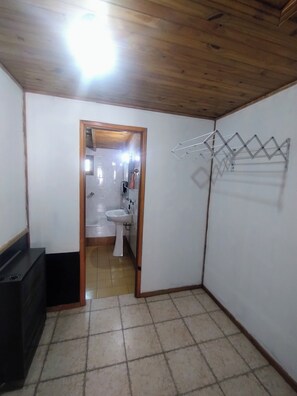 Towels, soap, shampoo, toilet paper