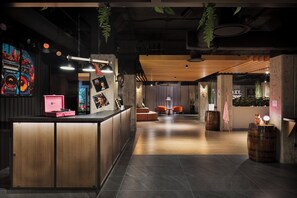 Lobby - Moxy Ottawa Downtown (OTTAWA)