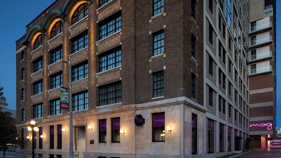 Moxy Ottawa Downtown