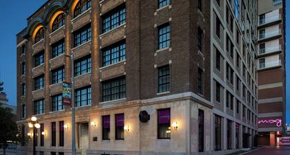 Moxy Ottawa Downtown