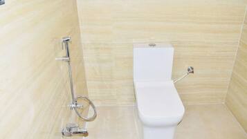 Deluxe Double Room, Air conditioning | Bathroom | Shower, rainfall showerhead, slippers, towels