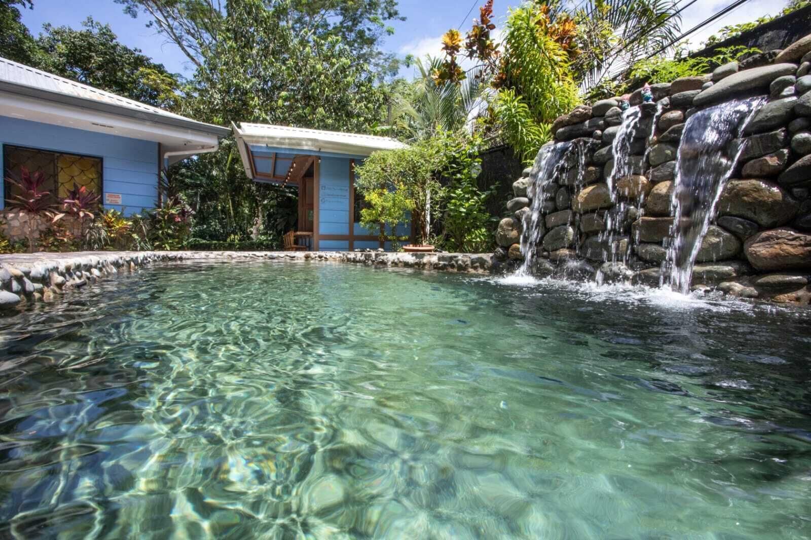 8 outdoor pools