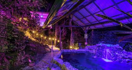 Casa del Arbol (Adults only)